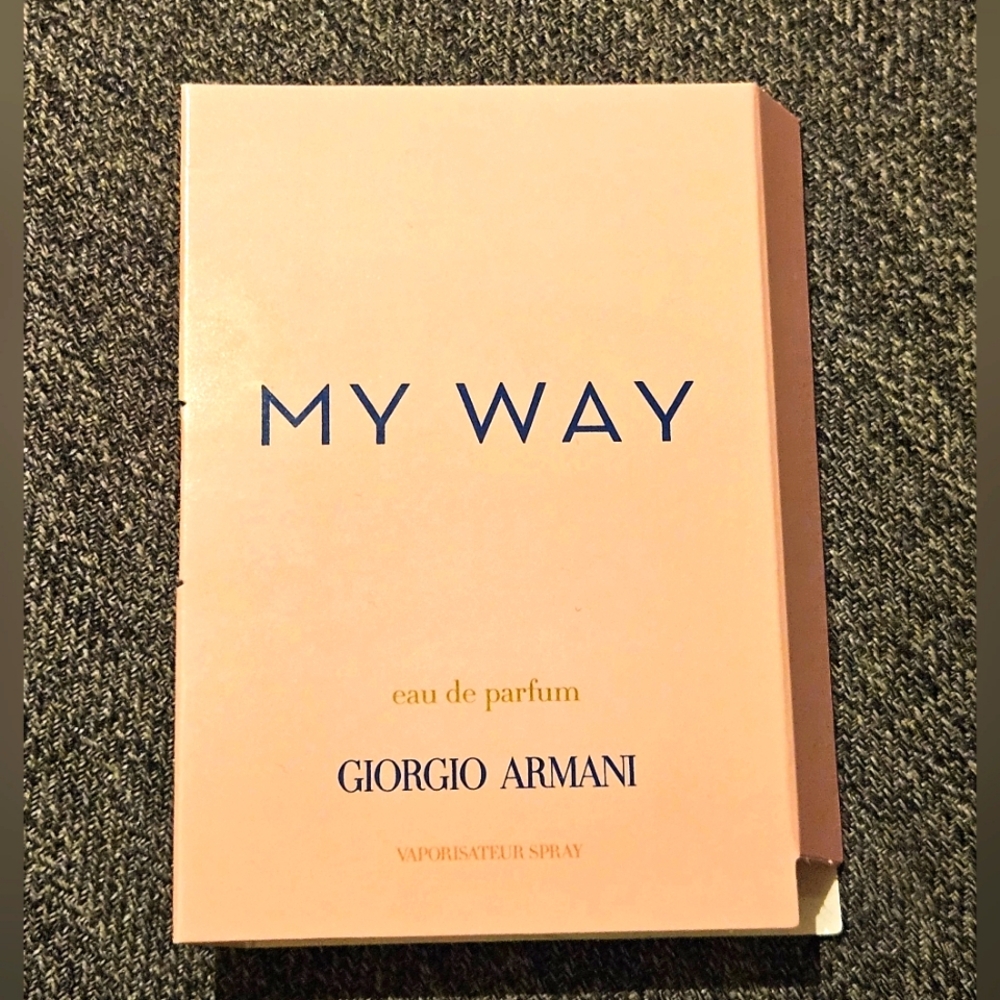 ⭐️FREE Giorgio Armani Perfum